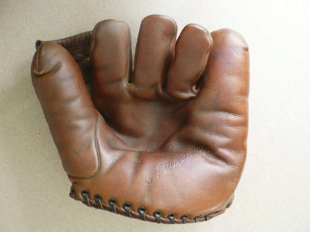 Red Lucas Goldsmith RL Front